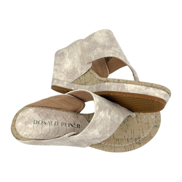 Donald J. Pliner Malone Leather Wedge Thong Sandals Size 5.5 - Picture 2 of 10